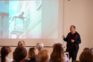 C215 en conférence à l'inguimbertine